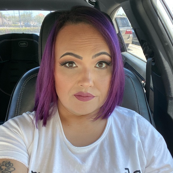 Meet your Posher, Angela - Picture 1 of 3